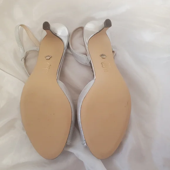 Nina New York Silver Crystal Heels 9 - Picture 5 of 9